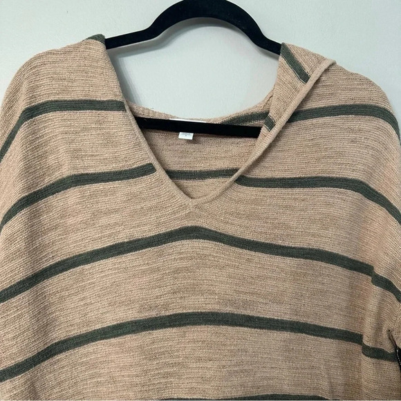 J.Jill Long Sleeve V-Neck Hooded Pink & Green Sweat Sz Small GUC - Picture 3 of 11